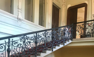 foyer so schodiskom.jpg